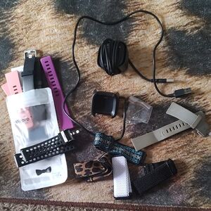 Fitbit Versa Multiple Replacement Bands + 2 Chargers